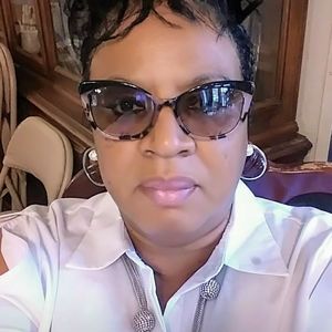 Meet your Posher, Cynthia